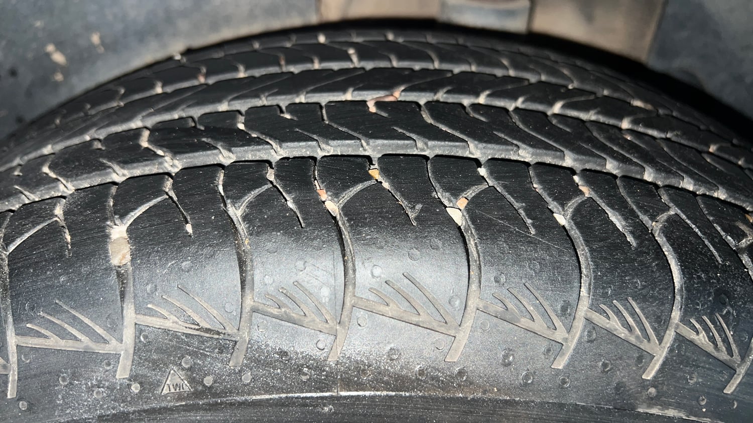 Used 2022 kia Seltos HTX 1.5 IVT Petrol Automatic tyres LEFT REAR TYRE TREAD VIEW