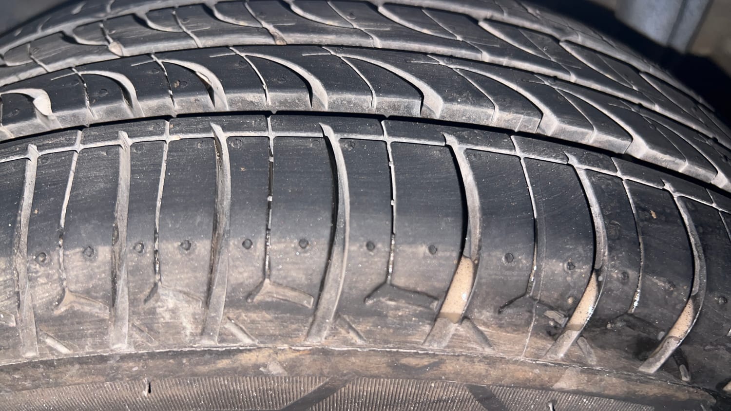 Used 2018 Tata Tiago Revotron XZ Petrol Manual tyres LEFT REAR TYRE TREAD VIEW