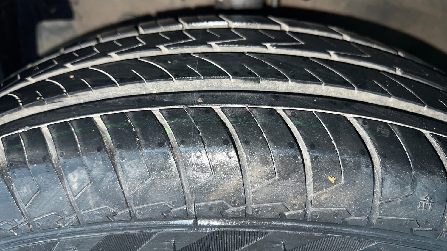 Used 2015 Maruti Suzuki Swift VXi Petrol Manual tyres LEFT REAR TYRE TREAD VIEW