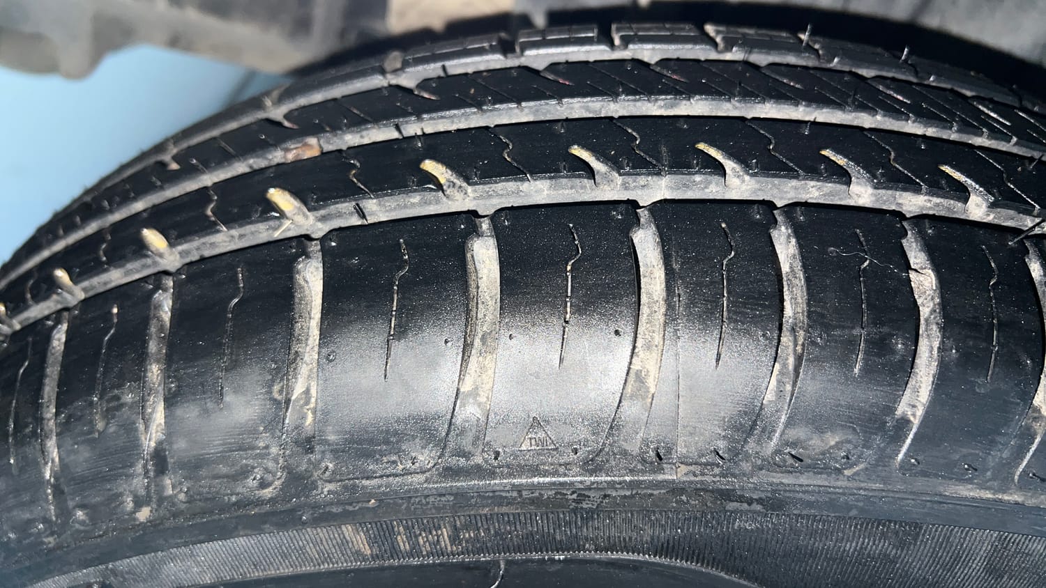 Used 2021 Maruti Suzuki Swift VXi Petrol Manual tyres RIGHT REAR TYRE TREAD VIEW