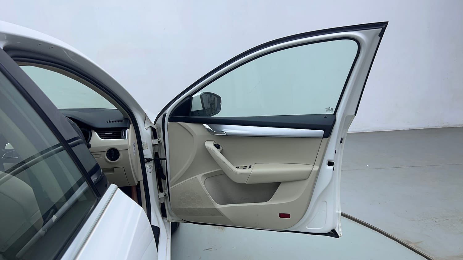 Used 2019 Skoda Octavia 1.8 TSI Style AT Petrol Automatic interior RIGHT FRONT DOOR OPEN VIEW