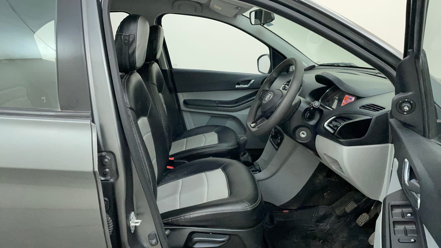 Used 2021 Tata Tiago XZ Plus Petrol Manual interior RIGHT SIDE FRONT DOOR CABIN VIEW