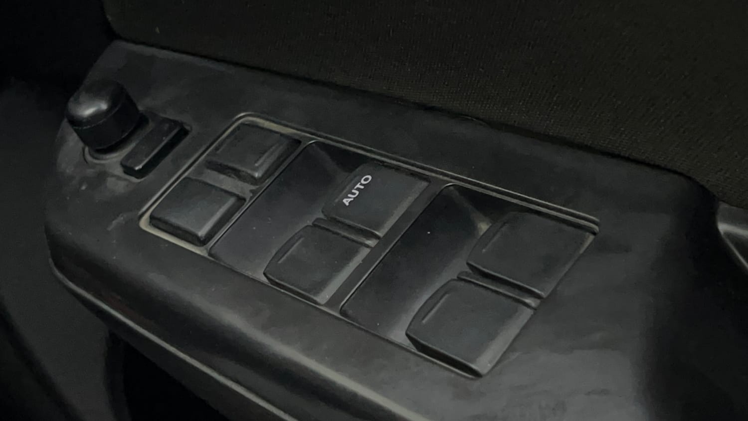 Used 2015 Maruti Suzuki Swift VXi Petrol Manual top_features Power windows