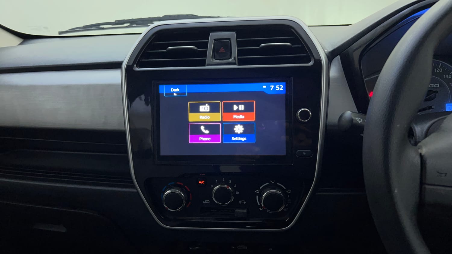 Used 2020 Datsun Redi-GO T(O) 1.0 AMT Petrol Automatic top_features Touch screen infotainment system