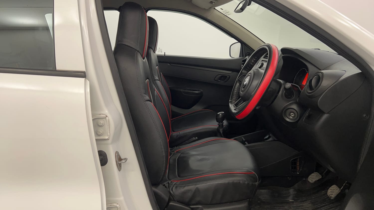 Used 2020 Renault Kwid RXL Petrol Manual interior RIGHT SIDE FRONT DOOR CABIN VIEW