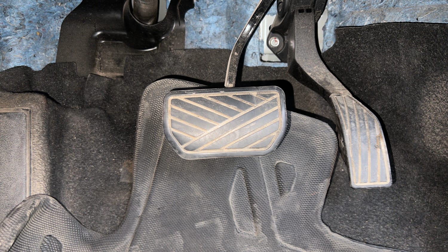 Used 2024 Toyota Urban Cruiser Hyryder G AT NeoDrive Petrol Automatic interior PEDALS VIEW