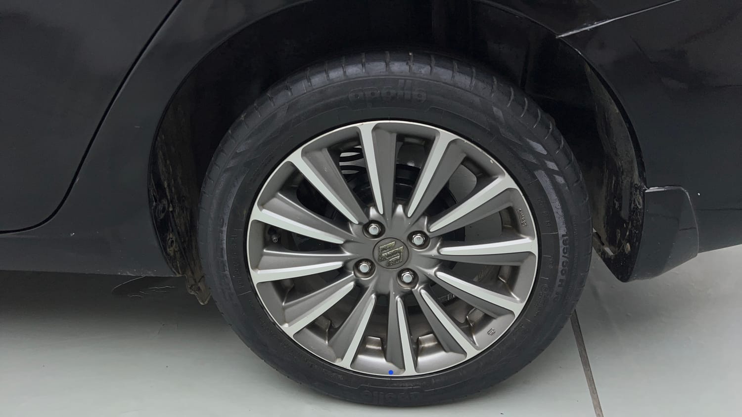 Used 2020 Maruti Suzuki Ciaz Alpha 1.5 AT Petrol Automatic tyres LEFT REAR TYRE RIM VIEW