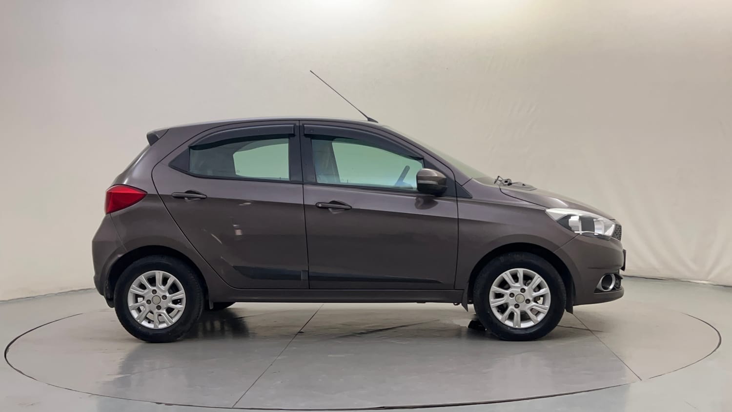 Used 2018 Tata Tiago Revotron XZA Petrol Automatic exterior RIGHT SIDE VIEW