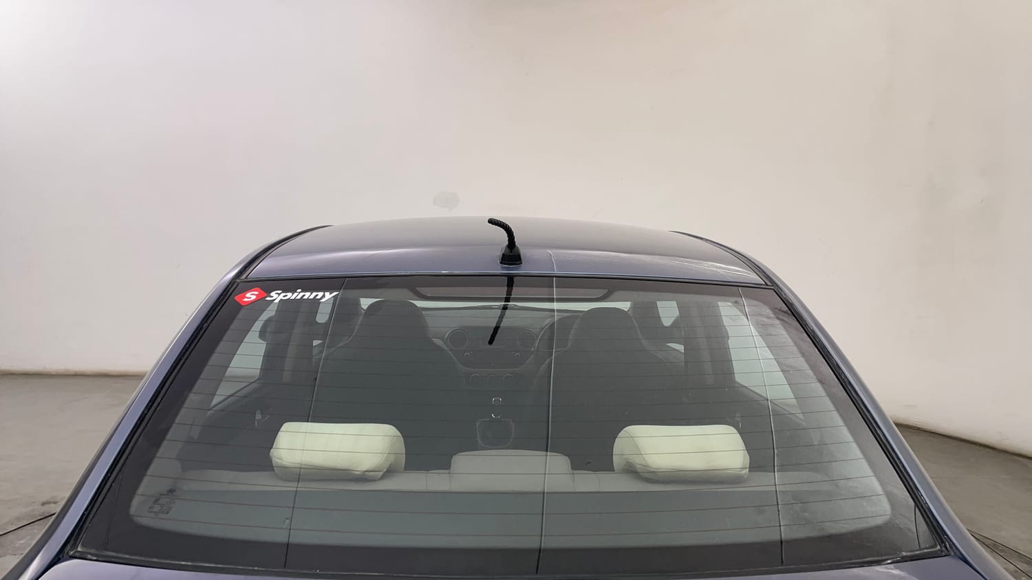Used 2016 Hyundai Xcent SX 1.2 Petrol Manual exterior BACK WINDSHIELD VIEW