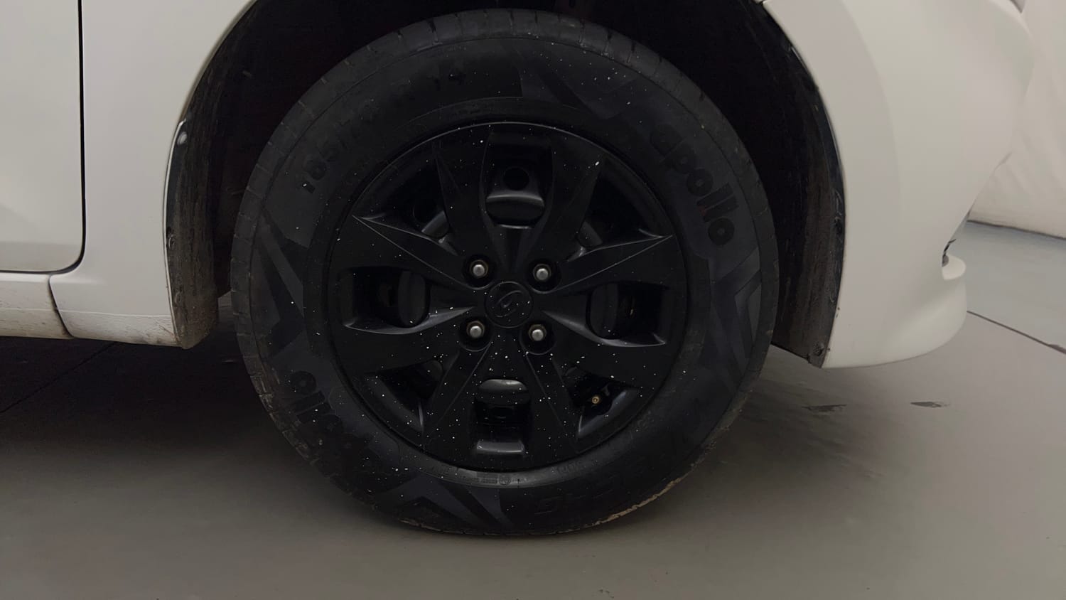 Used 2018 Hyundai Elite i20 Sportz 1.2 Petrol Manual tyres RIGHT FRONT TYRE RIM VIEW