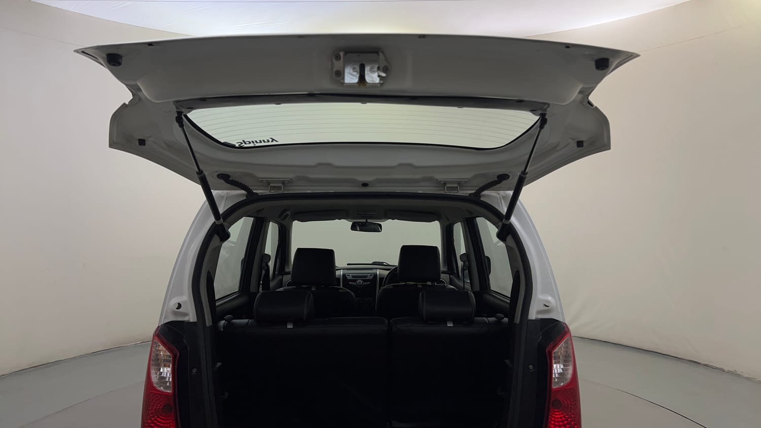 Used 2016 Maruti Suzuki Wagon R 1.0 VXI AMT Petrol Automatic interior DICKY DOOR OPEN VIEW