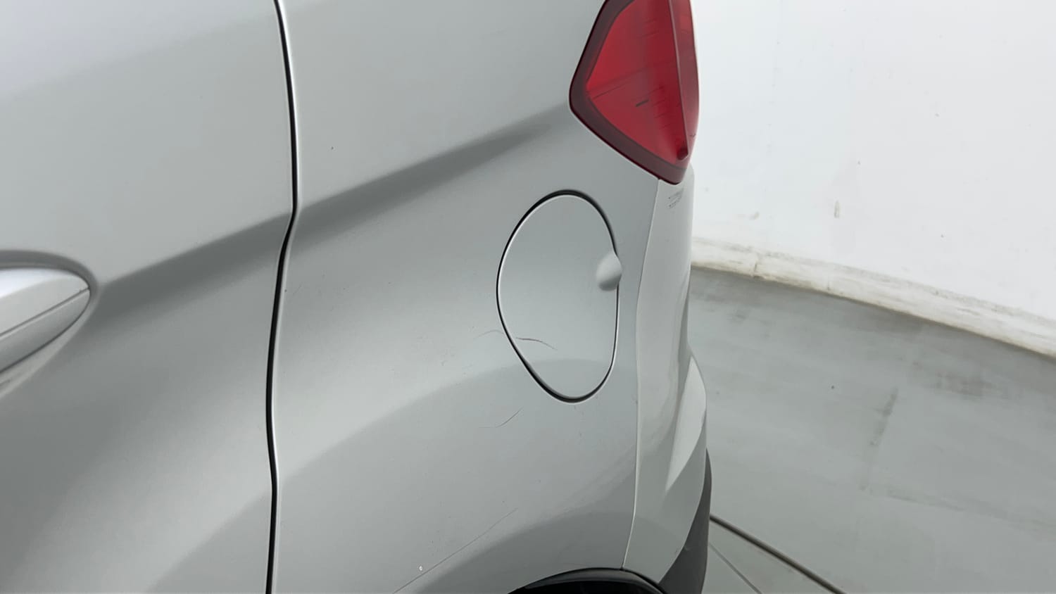 Used 2019 Ford EcoSport Titanium 1.5L TDCi Diesel Manual dents MINOR SCRATCH