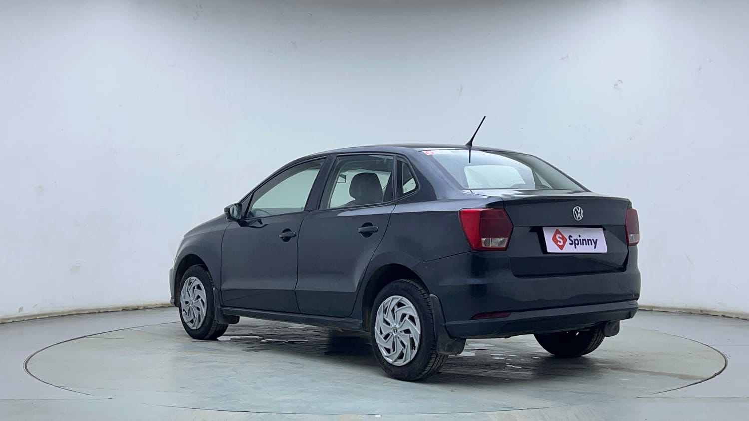 Used 2018 Volkswagen Ameo Comfortline 1.0L (P) Petrol Manual exterior LEFT REAR CORNER VIEW