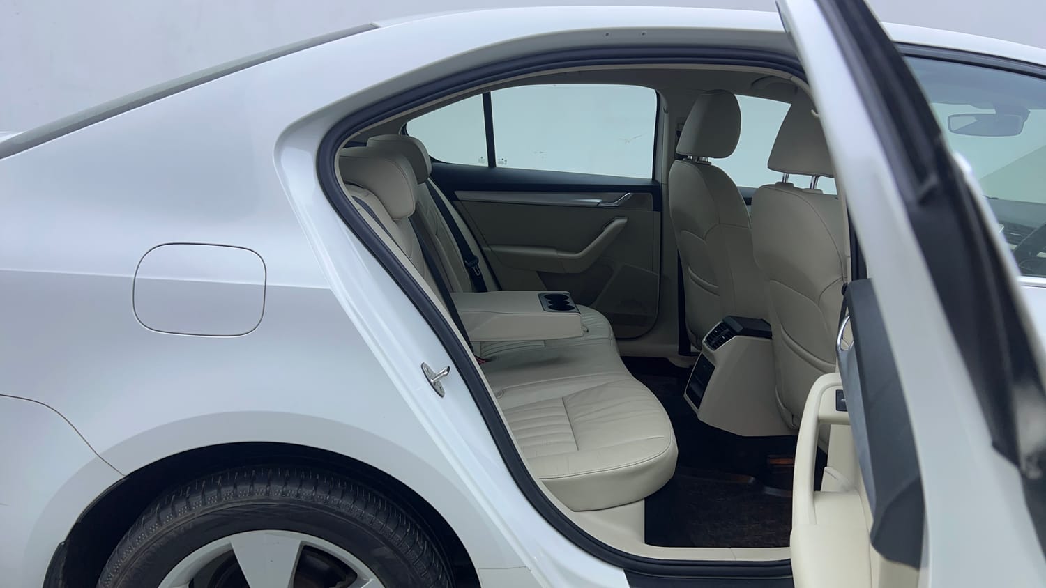Used 2019 Skoda Octavia 1.8 TSI Style AT Petrol Automatic interior RIGHT SIDE REAR DOOR CABIN VIEW