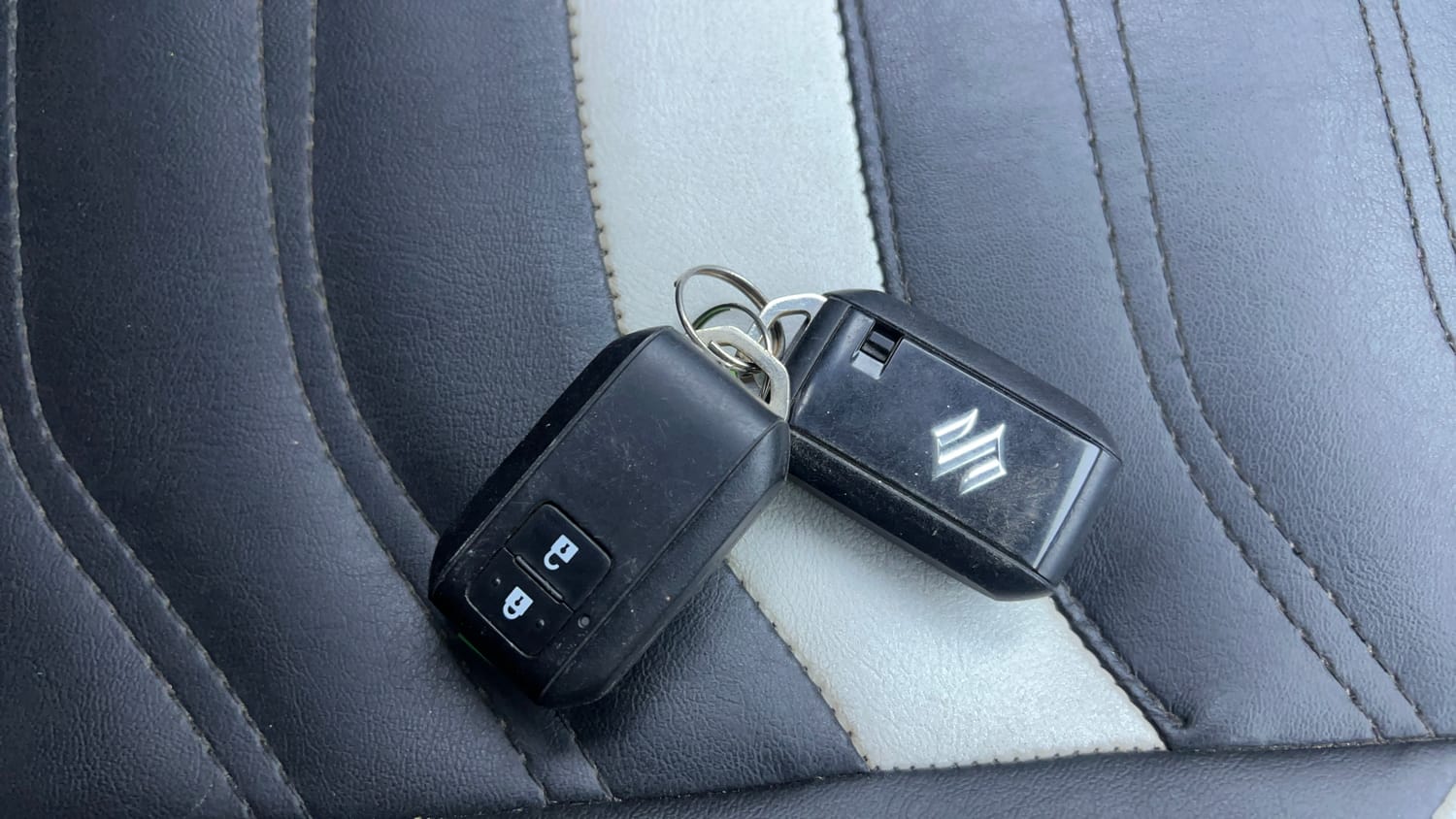 Used 2021 Maruti Suzuki Ignis Zeta 1.2 MT Petrol Manual extra CAR KEY VIEW