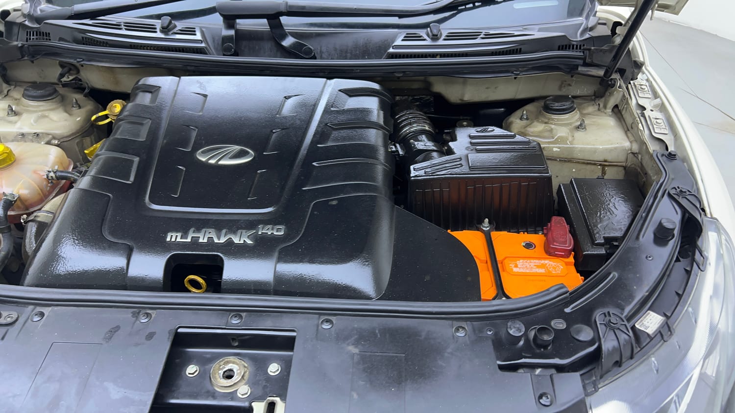 Used 2016 Mahindra XUV500 W10 AT Diesel Automatic engine ENGINE LEFT SIDE VIEW