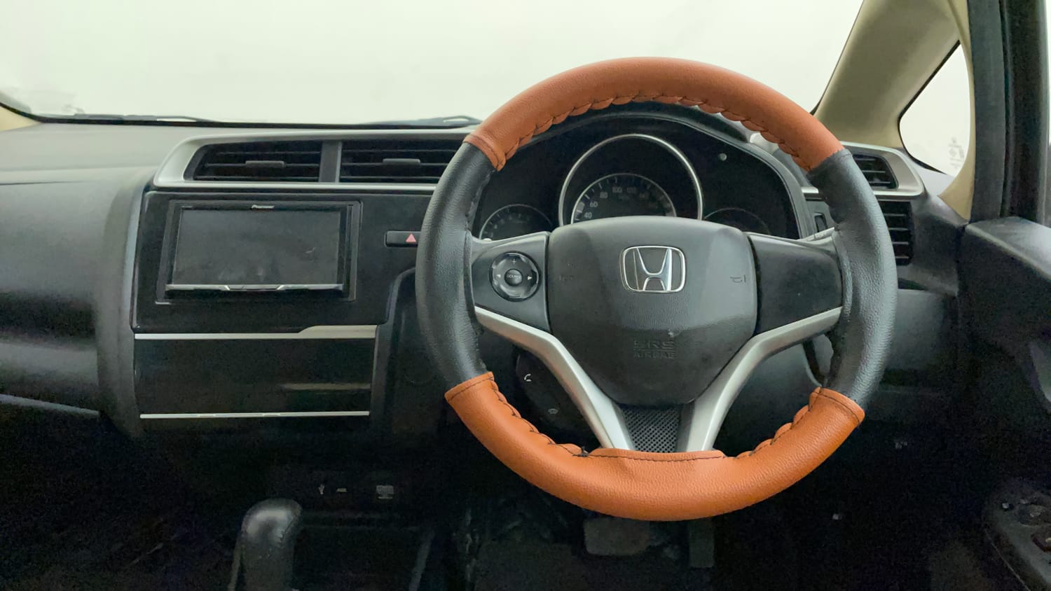 Used 2017 Honda Jazz V AT Petrol Petrol Automatic interior STEERING VIEW