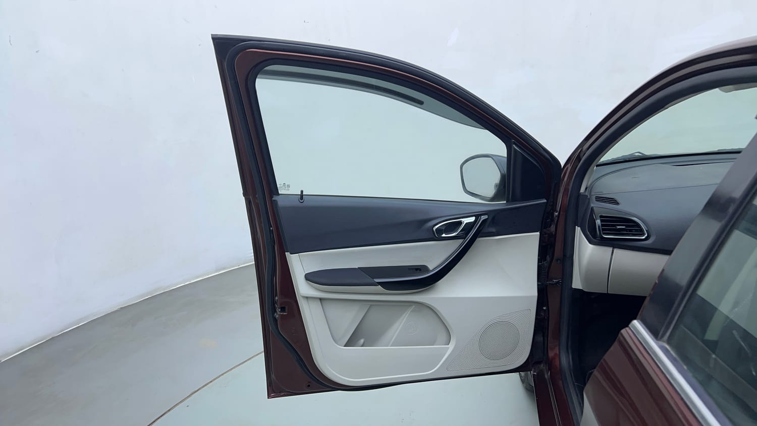 Used 2022 Tata Tigor XZ Plus CNG Cng Manual interior LEFT FRONT DOOR OPEN VIEW