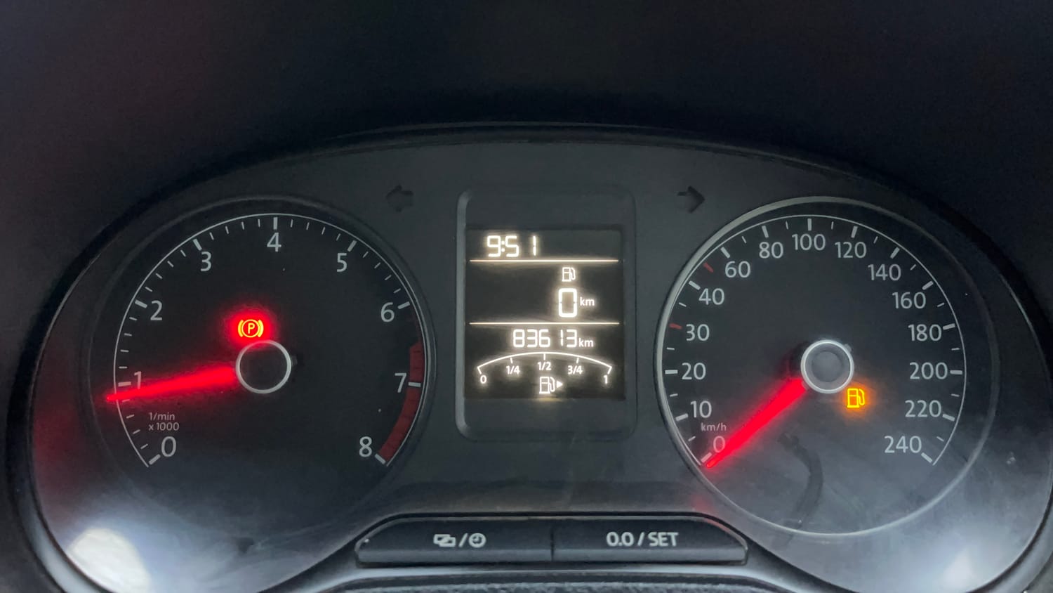 Used 2018 Volkswagen Ameo Comfortline 1.0L (P) Petrol Manual interior CLUSTERMETER VIEW