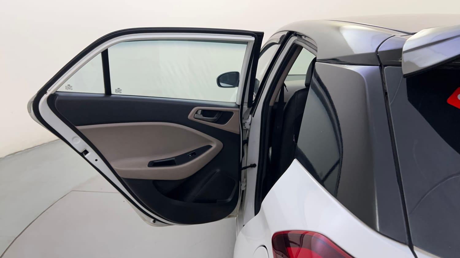 Used 2018 Hyundai Elite i20 Sportz 1.2 Petrol Manual interior LEFT REAR DOOR OPEN VIEW
