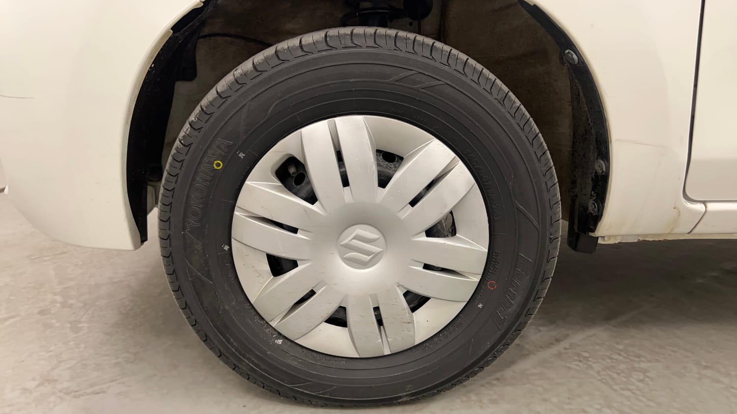 Used 2020 Maruti Suzuki Alto 800 LXi Petrol Manual tyres LEFT FRONT TYRE RIM VIEW