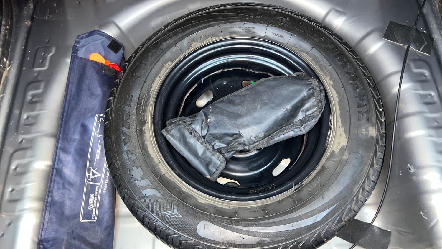 Used 2019 Renault Kwid RXT Opt Petrol Manual tyres SPARE TYRE VIEW