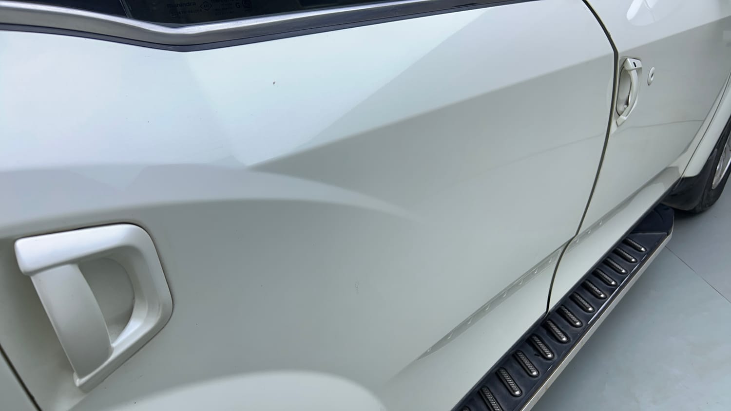 Used 2016 Mahindra XUV500 W10 AT Diesel Automatic dents MINOR DENT
