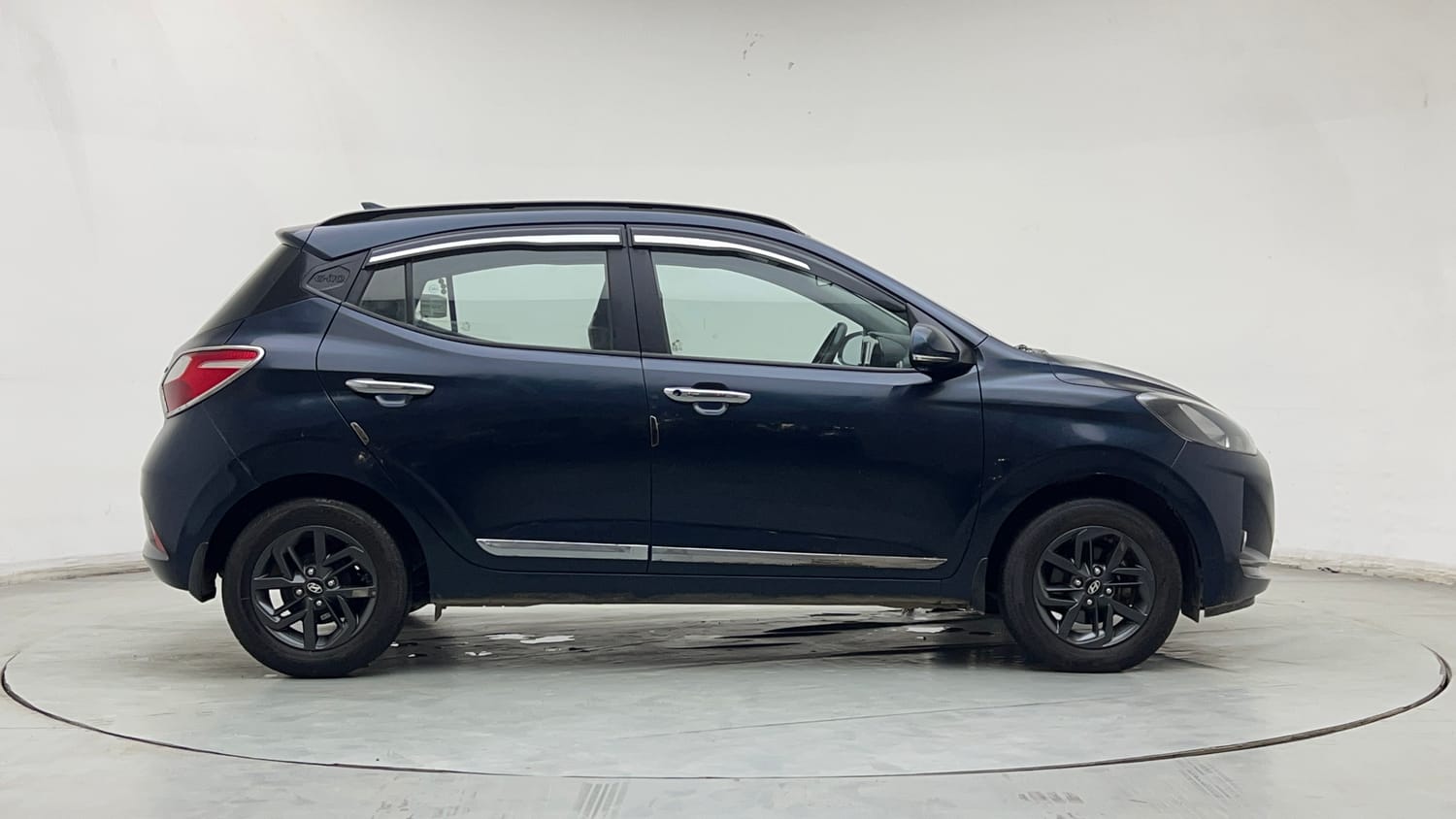 Used 2022 Hyundai Grand i10 Nios Sportz 1.2 Kappa VTVT Petrol Manual exterior RIGHT SIDE VIEW