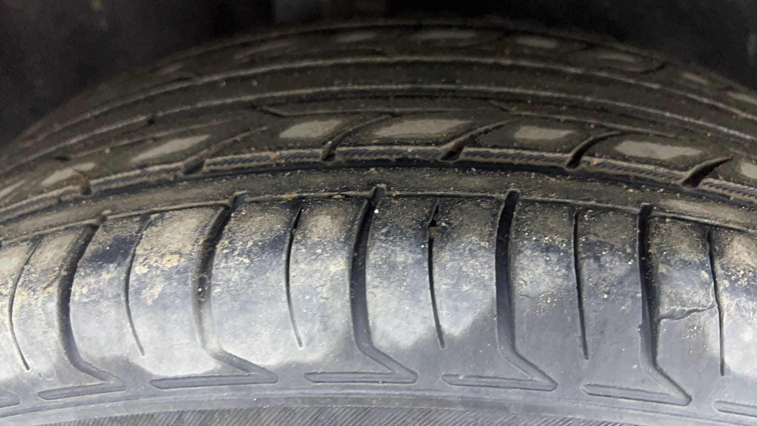 Used 2017 Ford EcoSport Titanium 1.5L TDCi Diesel Manual tyres RIGHT REAR TYRE TREAD VIEW