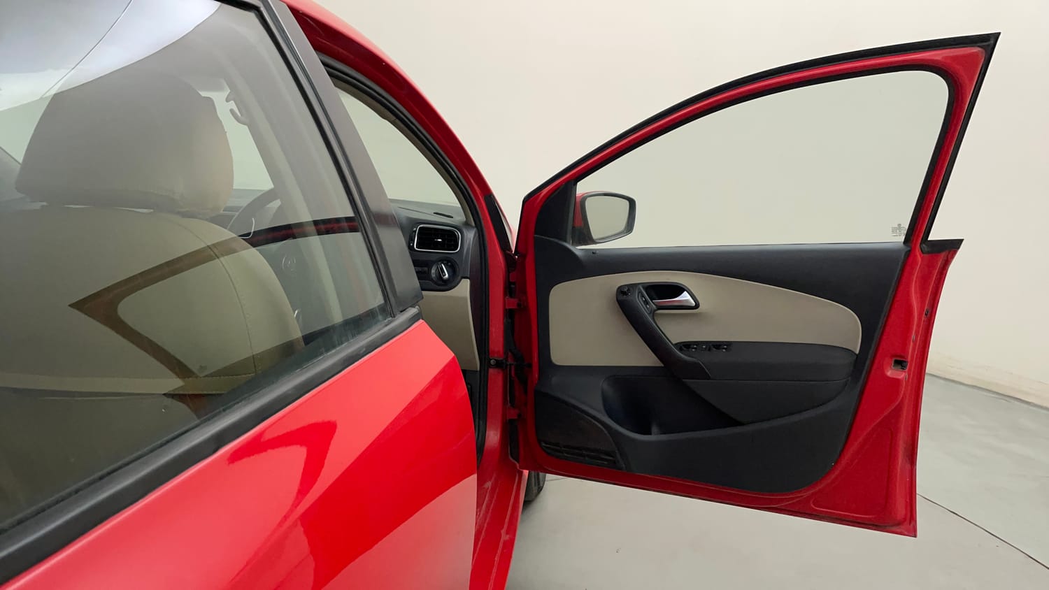 Used 2014 Volkswagen Polo Highline1.2L (P) Petrol Manual interior RIGHT FRONT DOOR OPEN VIEW