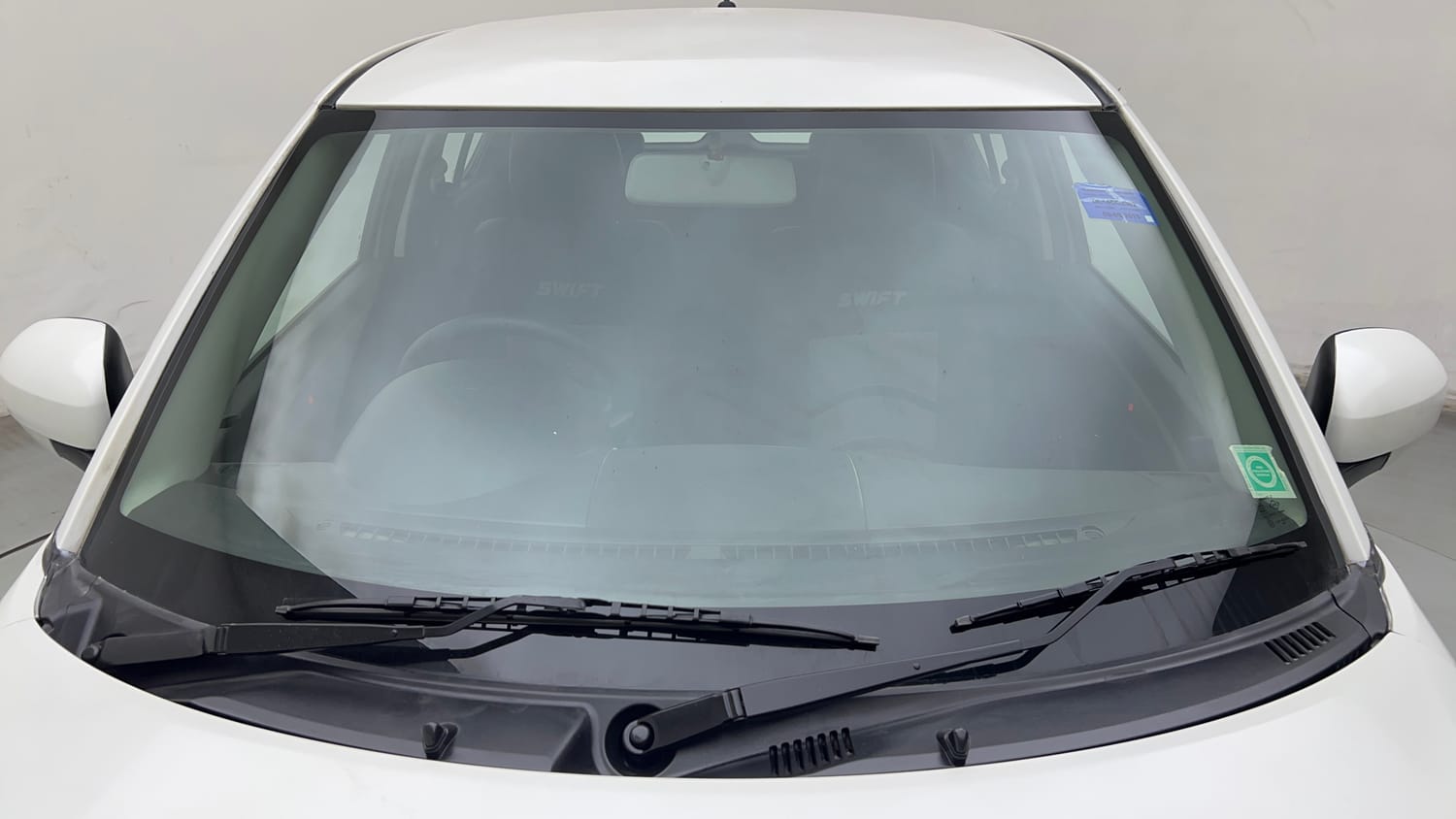 Used 2015 Maruti Suzuki Swift Lxi (O) Petrol Manual exterior FRONT WINDSHIELD VIEW