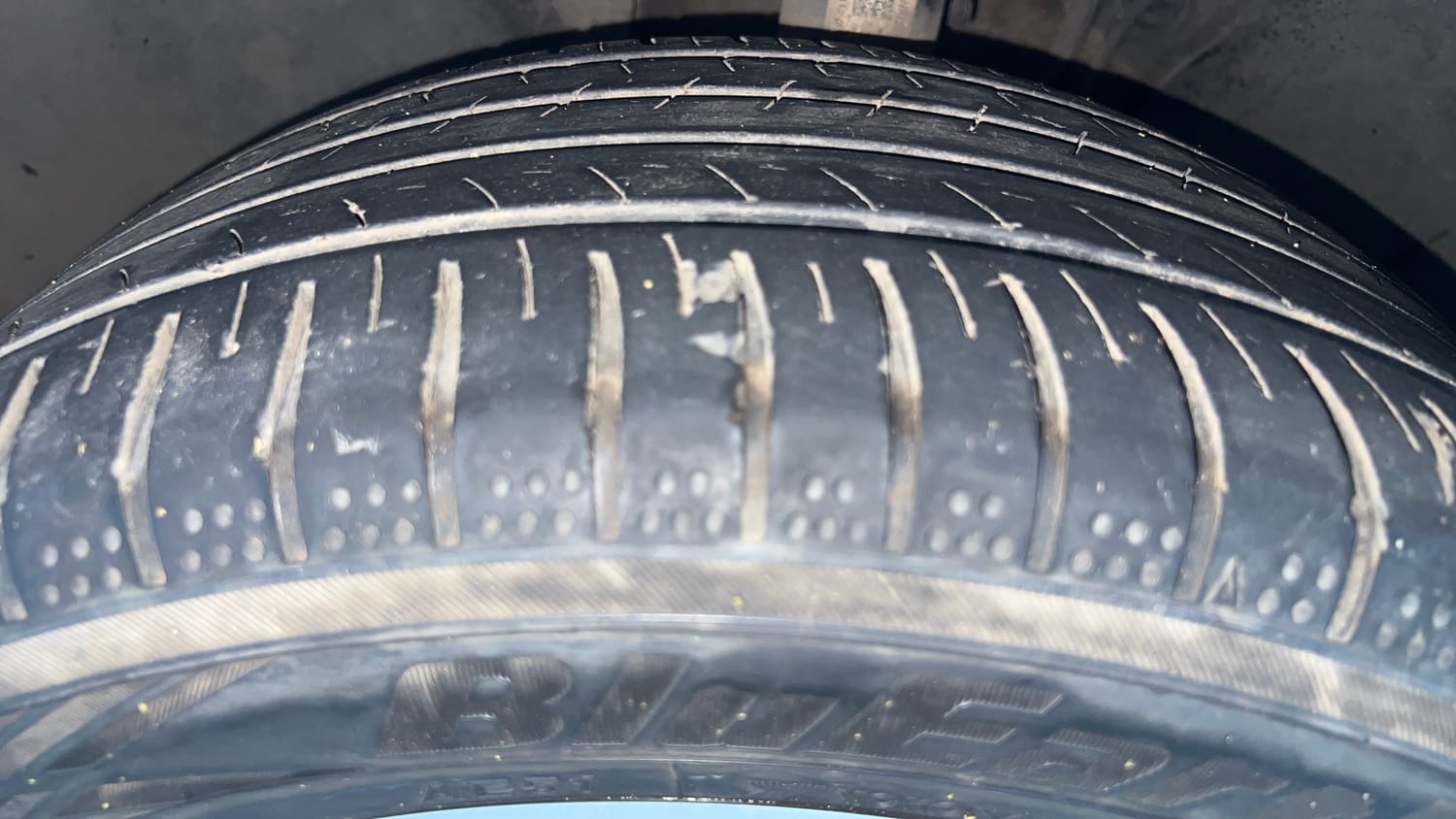 Used 2019 Skoda Octavia 1.8 TSI Style AT Petrol Automatic tyres LEFT FRONT TYRE TREAD VIEW