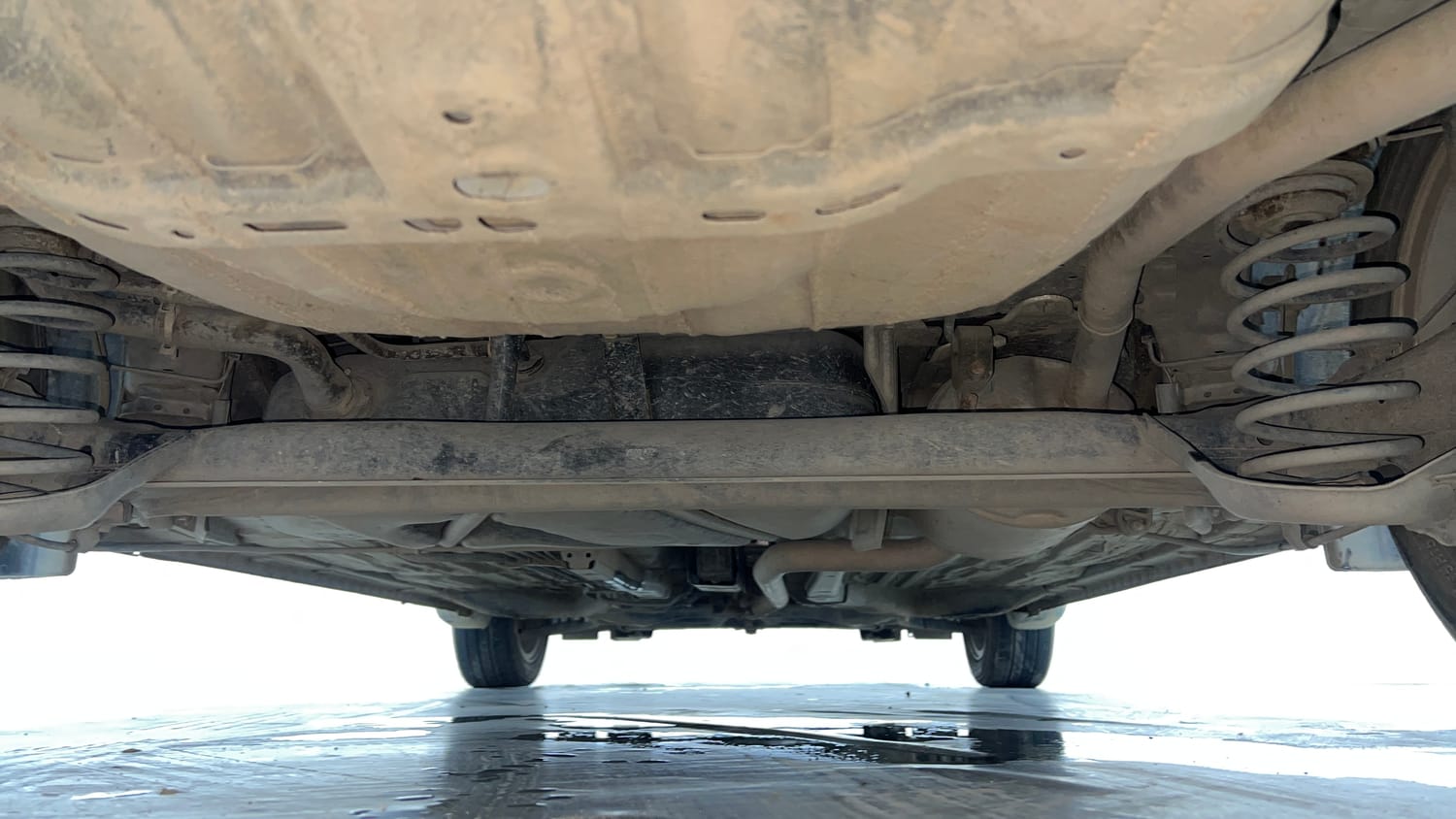 Used 2022 Honda Amaze VX CVT 1.2 Petrol Petrol Automatic extra REAR UNDERBODY VIEW (TAKEN FROM REAR)