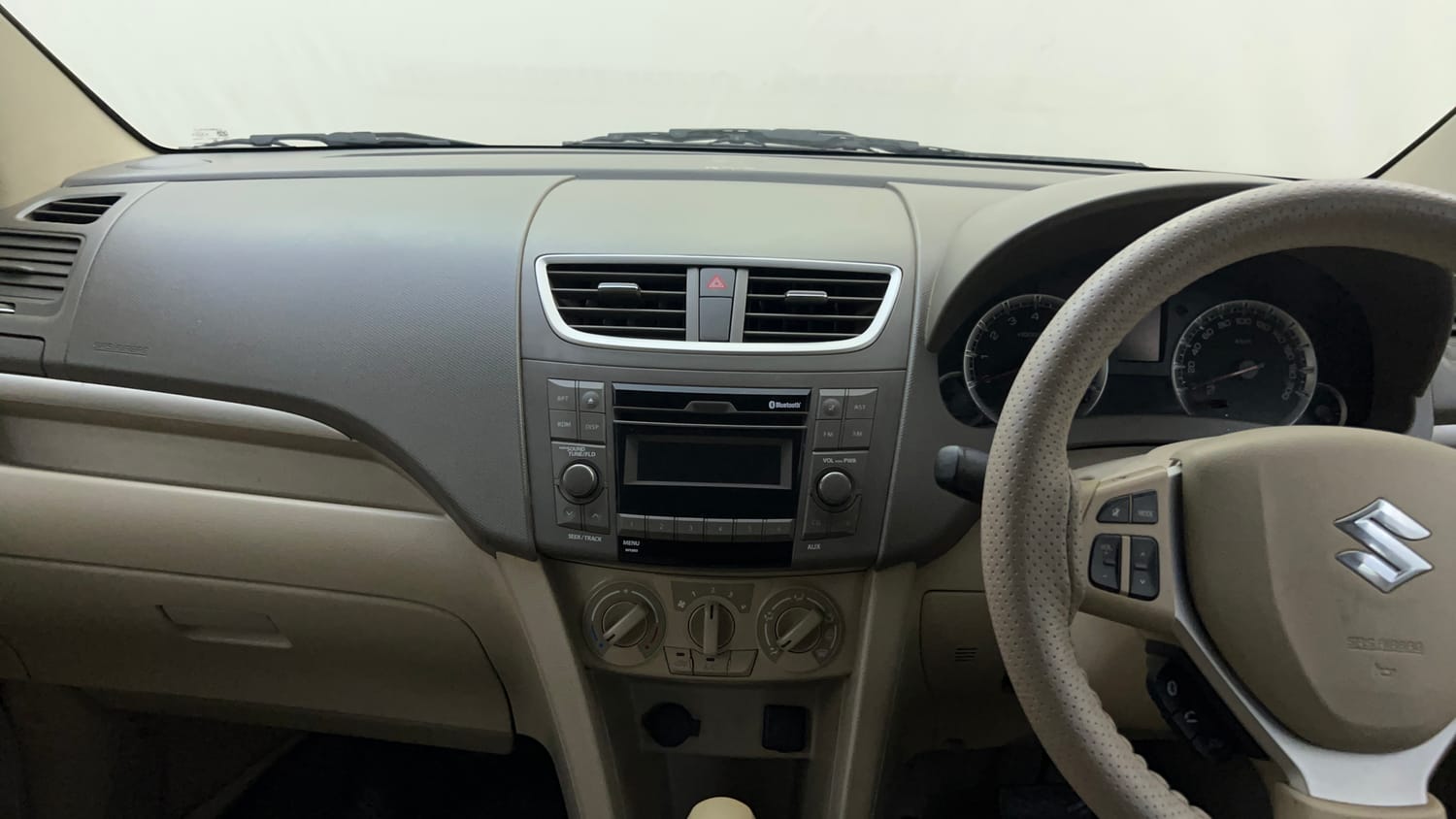 Used 2017 Maruti Suzuki Ertiga VXI AT Petrol Automatic interior MUSIC SYSTEM & AC CONTROL VIEW