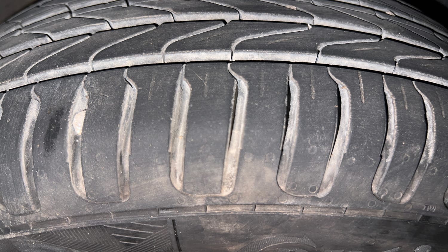 Used 2018 Tata Tiago Revotron XZA Petrol Automatic tyres RIGHT FRONT TYRE TREAD VIEW