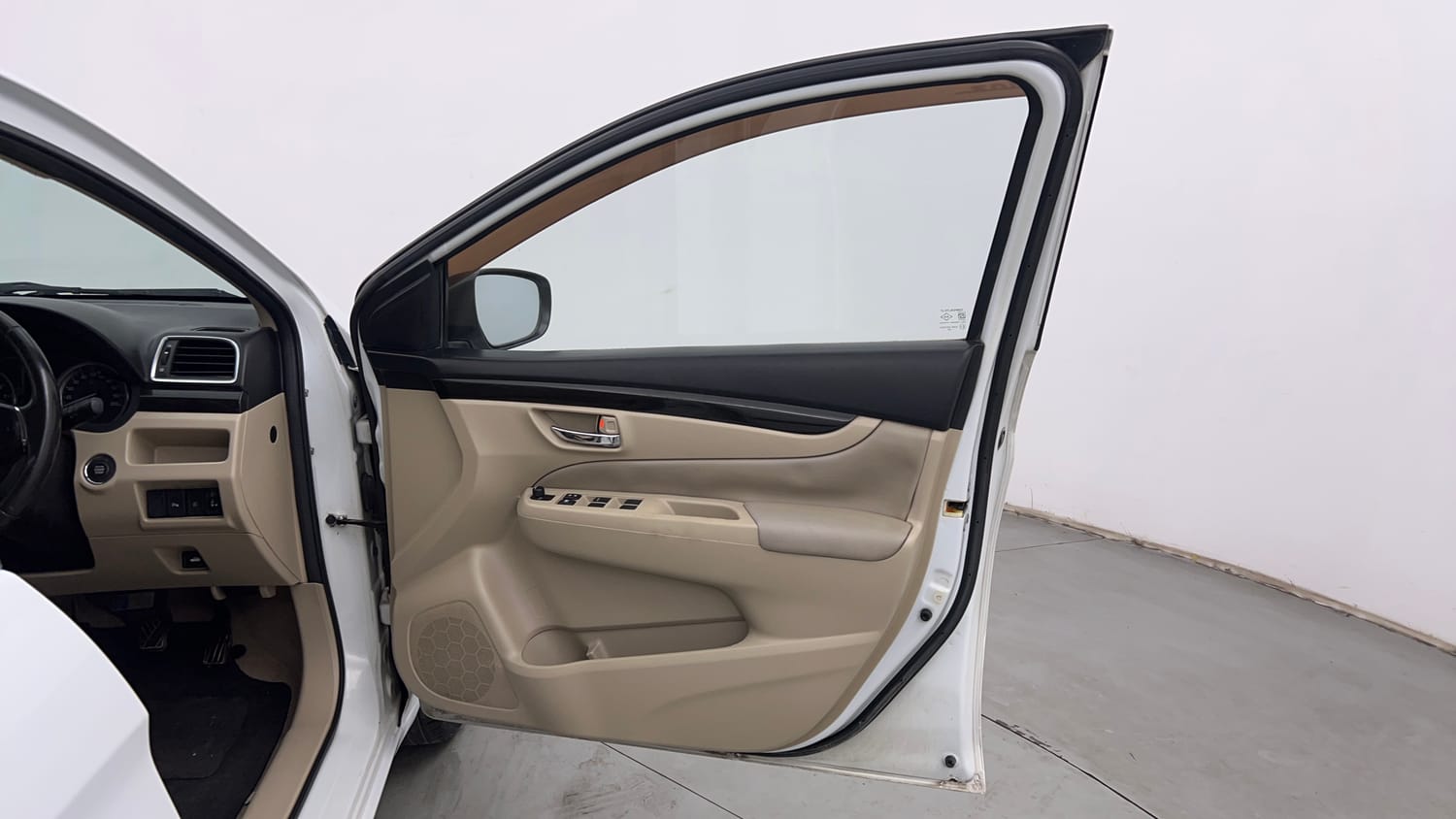 Used 2015 Maruti Suzuki Ciaz ZXI+ Petrol Manual interior RIGHT FRONT DOOR OPEN VIEW