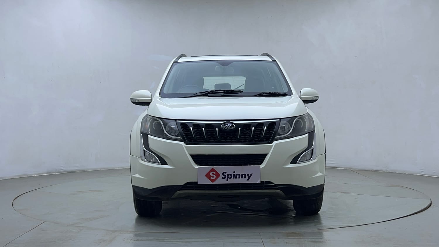 Used 2016 Mahindra XUV500 W10 AT Diesel Automatic exterior FRONT VIEW