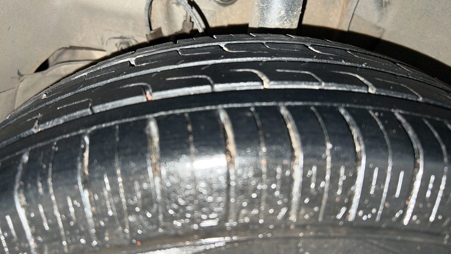 Used 2023 Tata Tigor XZ CNG Cng Manual tyres LEFT FRONT TYRE TREAD VIEW