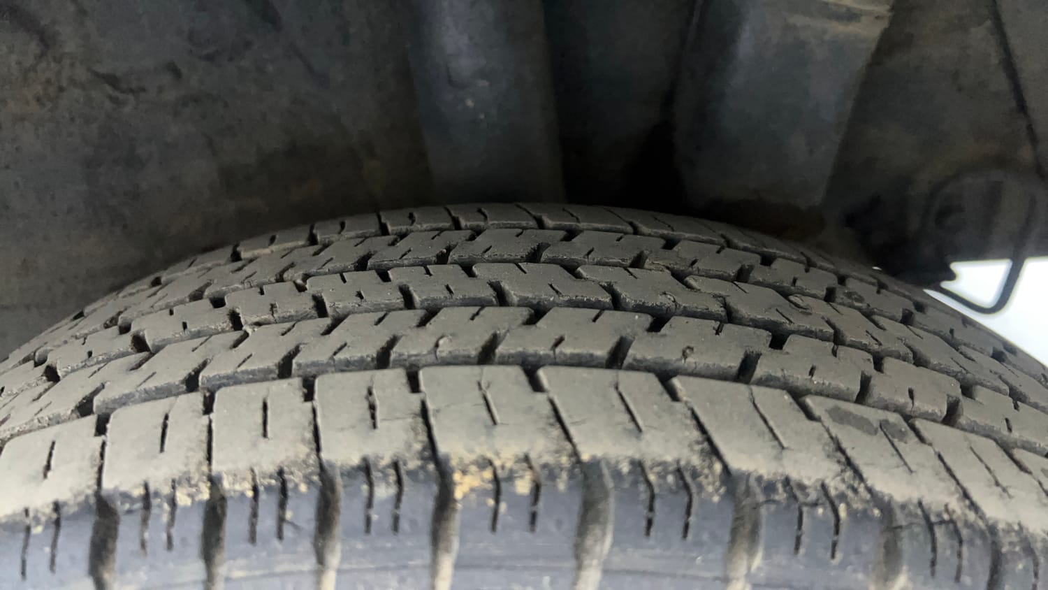 Used 2014 Hyundai Grand i10 Asta AT 1.2 Kappa VTVT Petrol Automatic tyres LEFT REAR TYRE TREAD VIEW