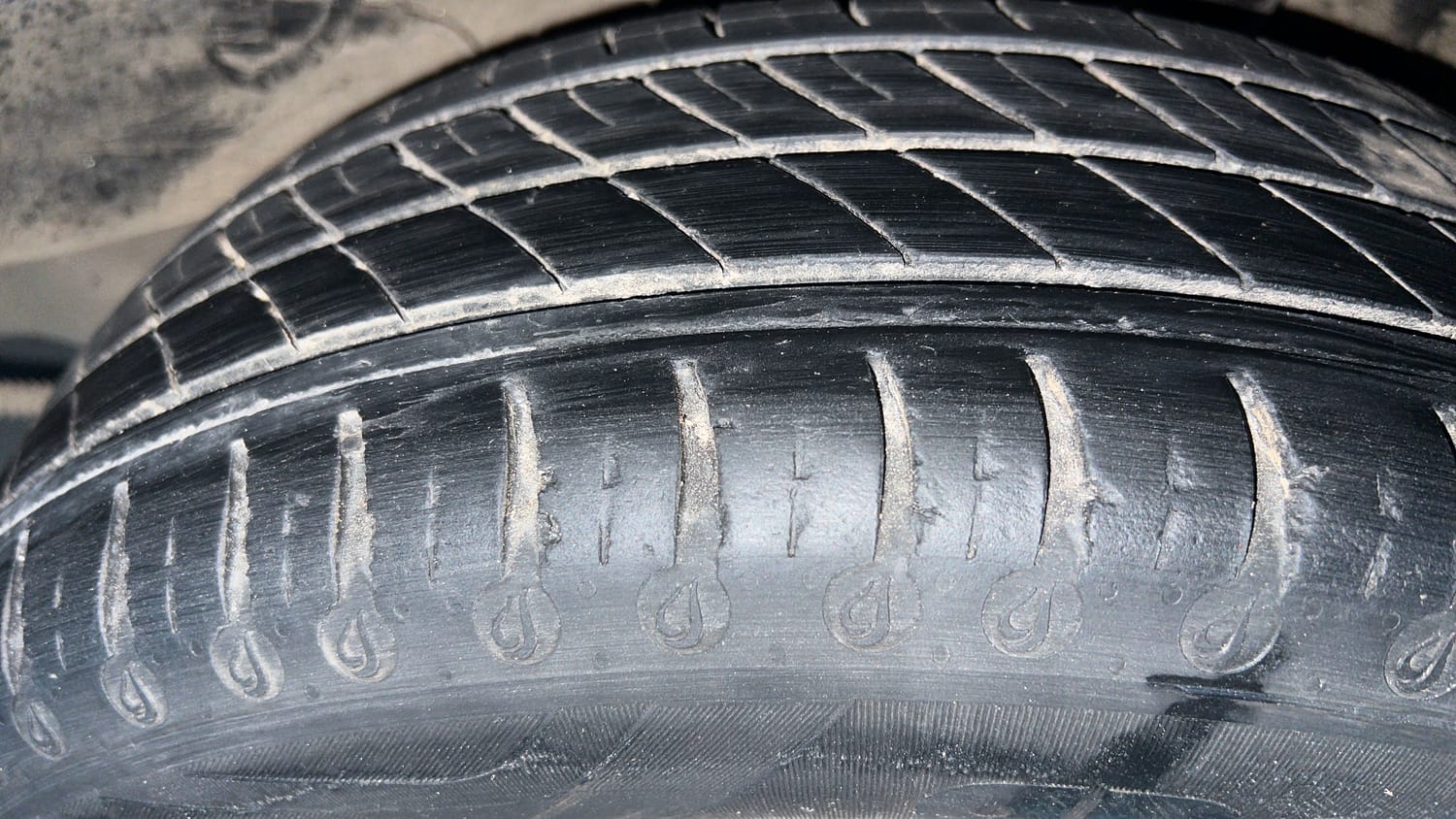 Used 2020 Tata Tigor XM Petrol Manual tyres LEFT REAR TYRE TREAD VIEW