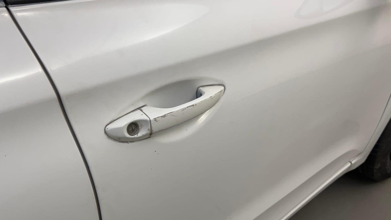 Used 2018 Hyundai Elite i20 Sportz 1.2 Petrol Manual dents MINOR SCRATCH