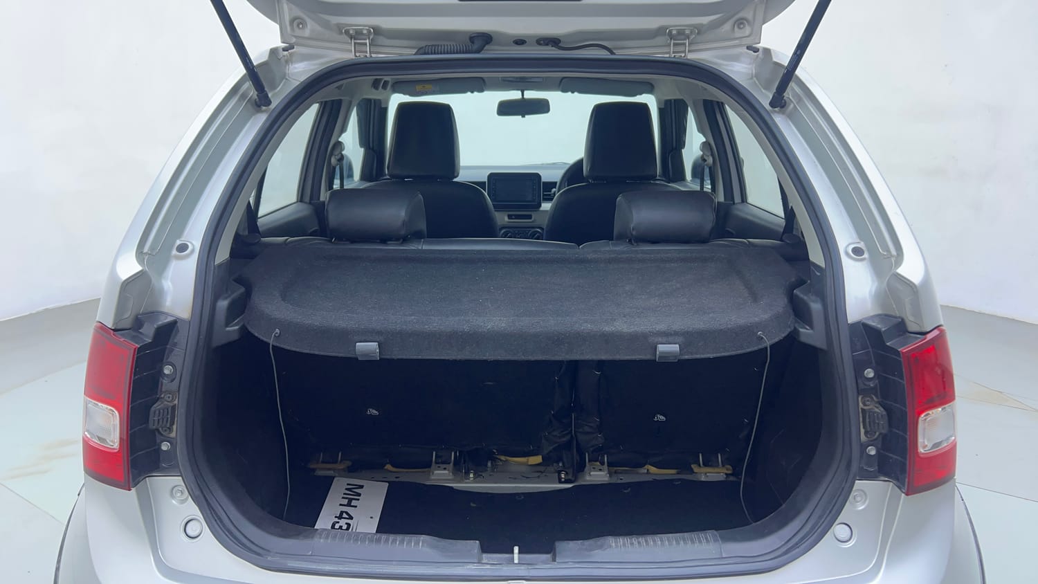Used 2021 Maruti Suzuki Ignis Zeta 1.2 MT Petrol Manual interior DICKY INSIDE VIEW