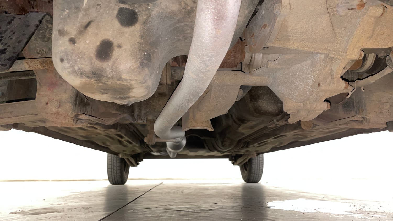 Used 2018 Maruti Suzuki Alto 800 LXi Petrol Manual extra FRONT LEFT UNDERBODY VIEW