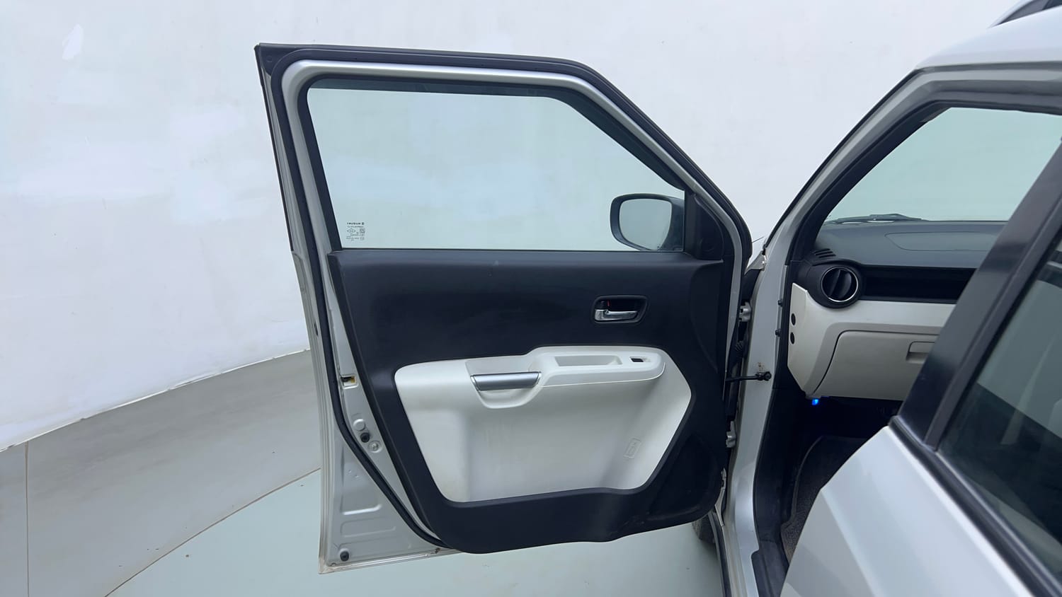 Used 2021 Maruti Suzuki Ignis Zeta 1.2 MT Petrol Manual interior LEFT FRONT DOOR OPEN VIEW