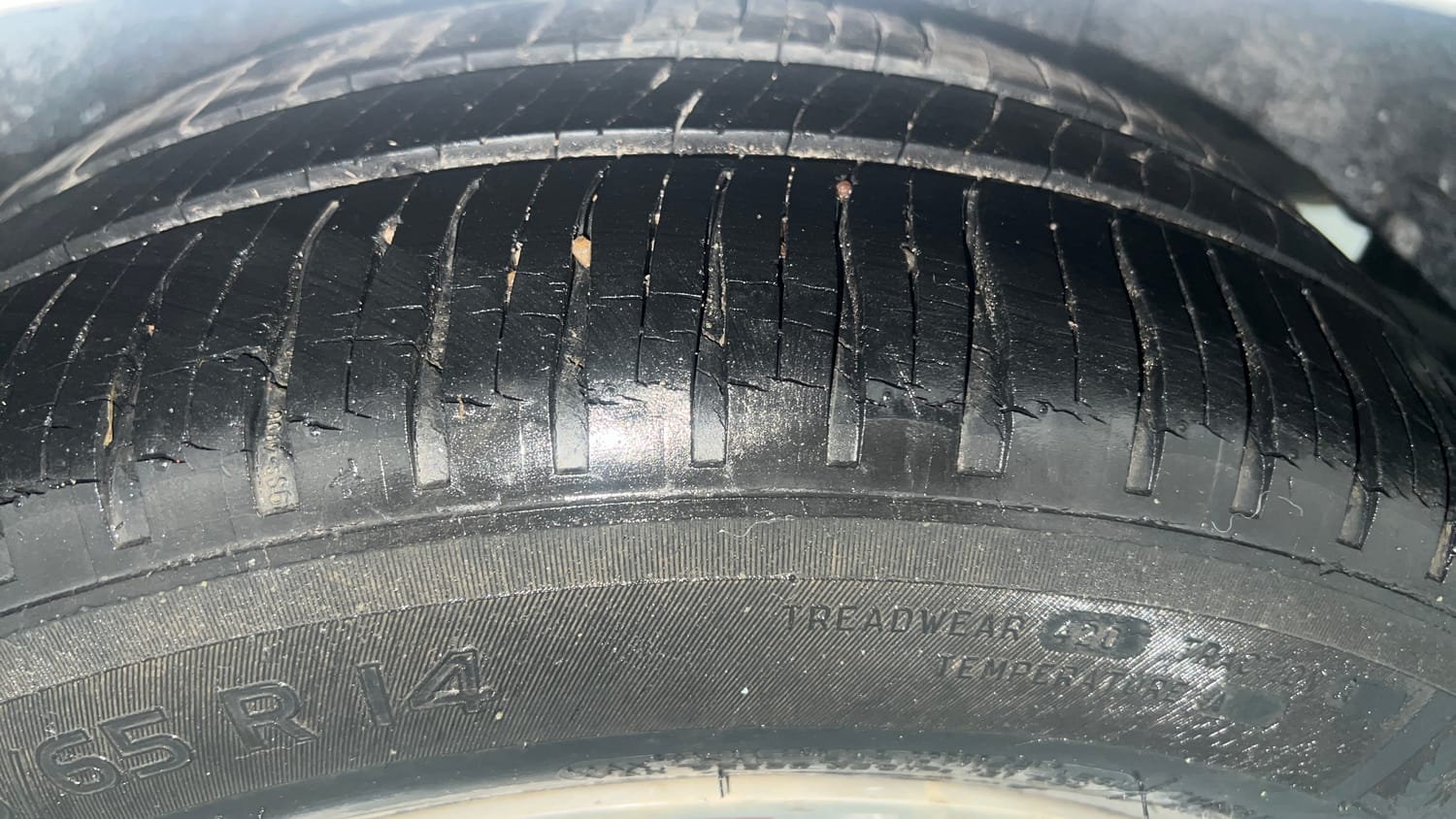 Used 2015 Honda Amaze 1.2 SX i-VTEC Petrol Manual tyres LEFT REAR TYRE TREAD VIEW