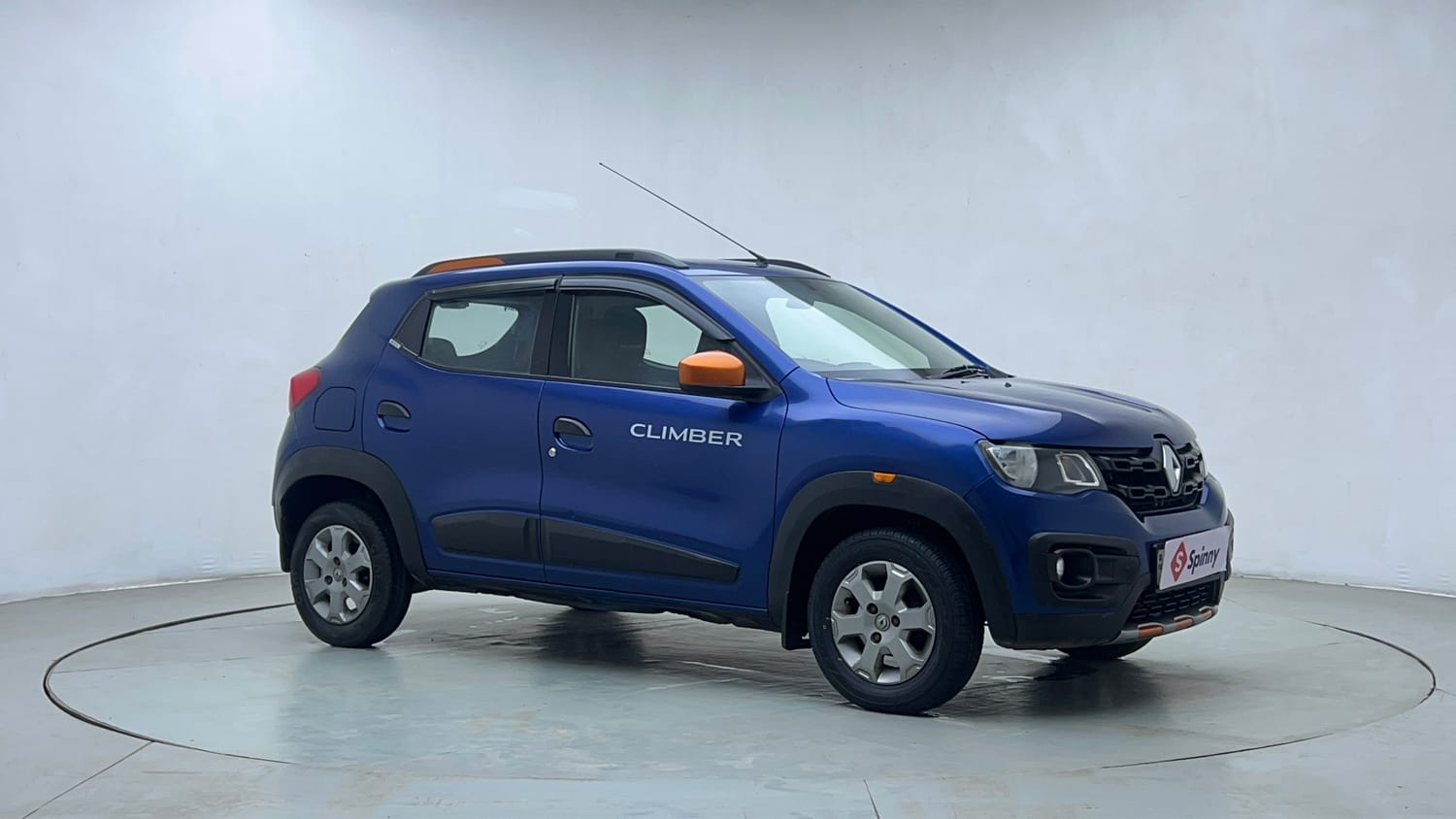 Used 2017 Renault Kwid CLIMBER 1.0 AMT Petrol Automatic exterior RIGHT FRONT CORNER VIEW