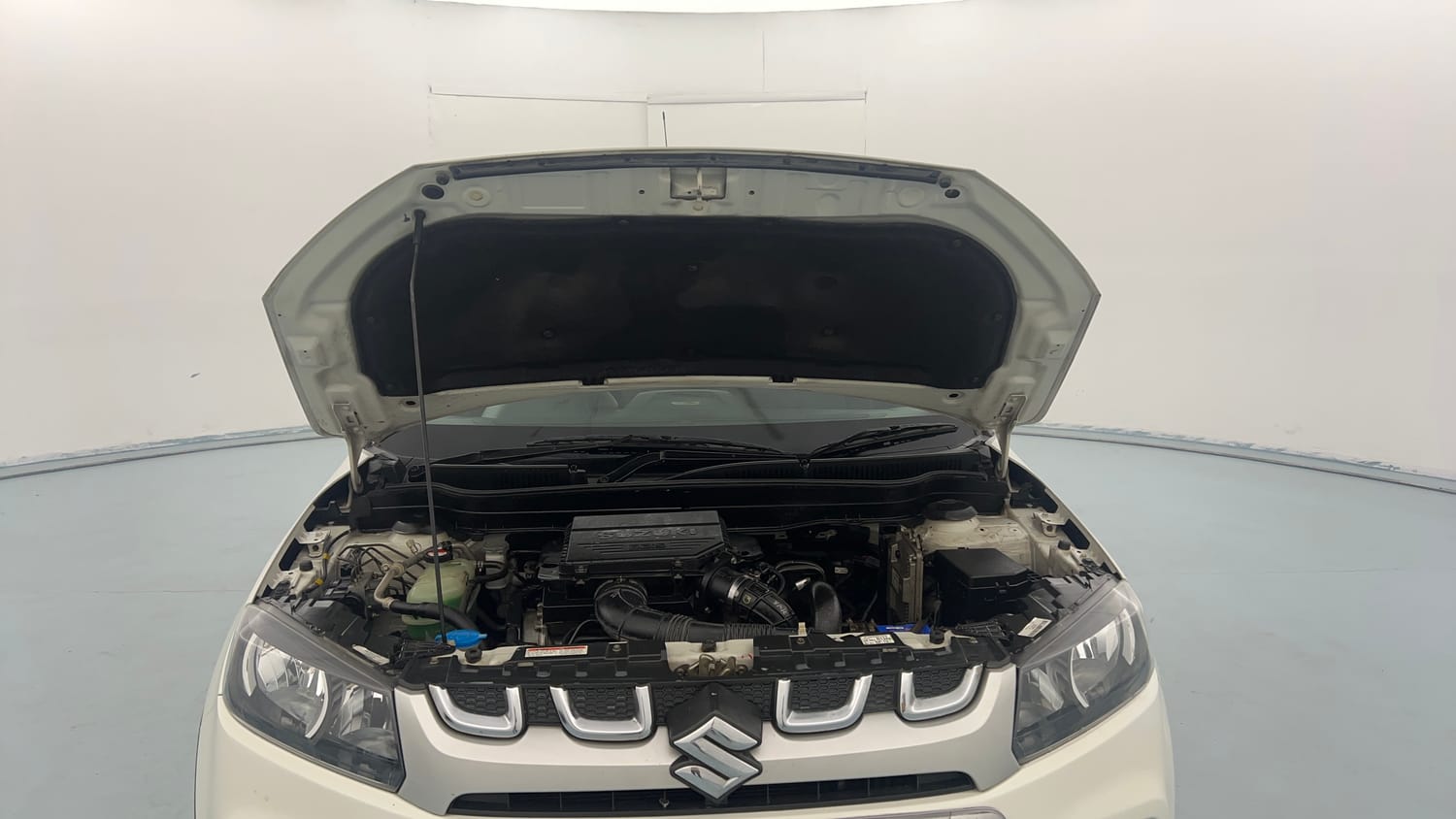 Used 2017 Maruti Suzuki Vitara Brezza LDi (O) Diesel Manual engine ENGINE & BONNET OPEN FRONT VIEW