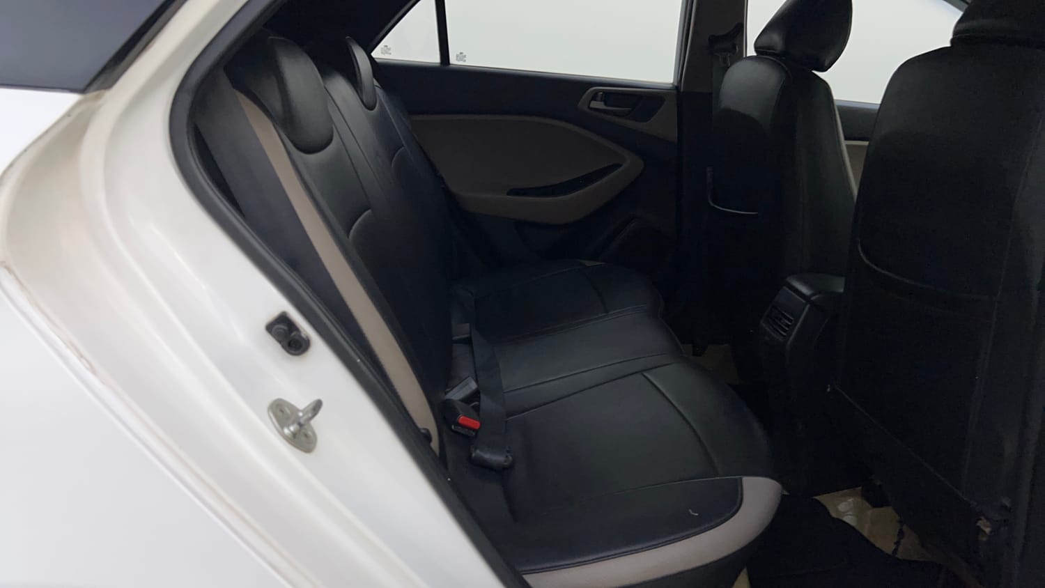 Used 2018 Hyundai Elite i20 Sportz 1.2 Petrol Manual interior RIGHT SIDE REAR DOOR CABIN VIEW