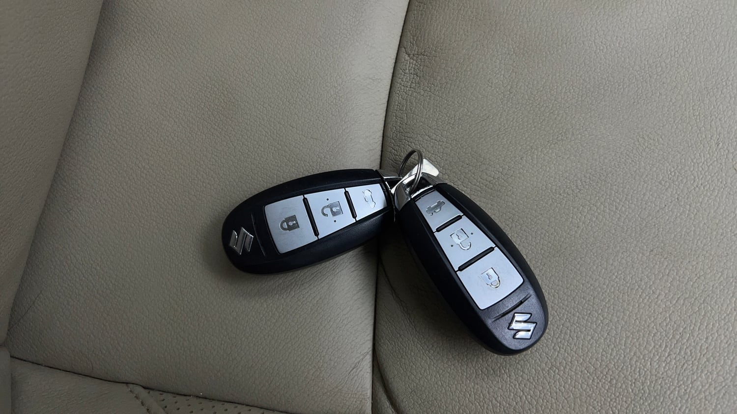 Used 2018 Maruti Suzuki Ciaz Alpha Hybrid 1.5 Petrol Manual extra CAR KEY VIEW