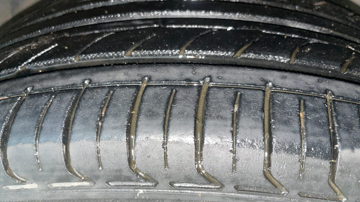 Used 2020 Maruti Suzuki Baleno Zeta Petrol Manual tyres RIGHT FRONT TYRE TREAD VIEW